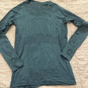 Lululemon size 10 swifty tech long sleeve